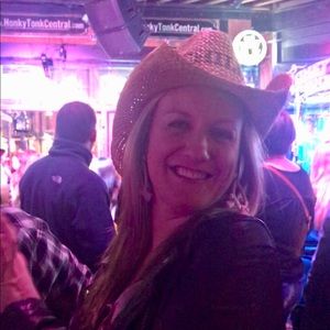 Meet your Posher, Lauret